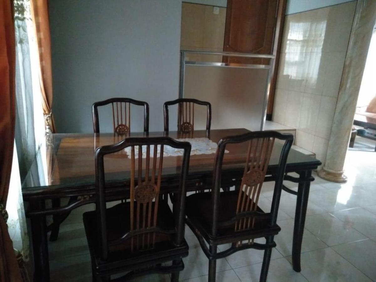 Villa Trijaya Бату Экстерьер фото